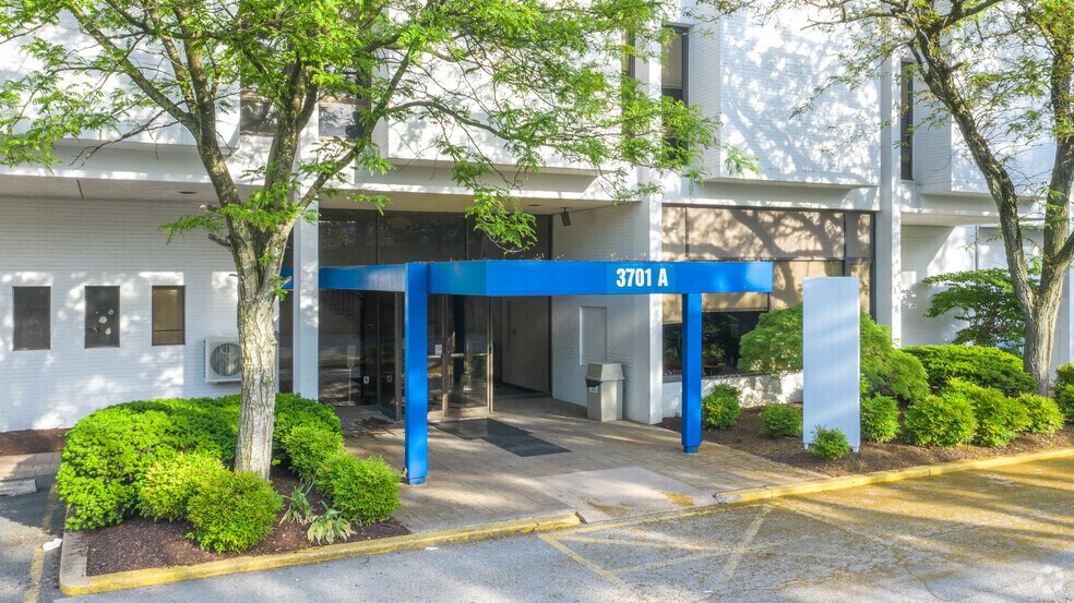 More Photos Of 3701 Southwestern Blvd, Baltimore Distribution For Lease