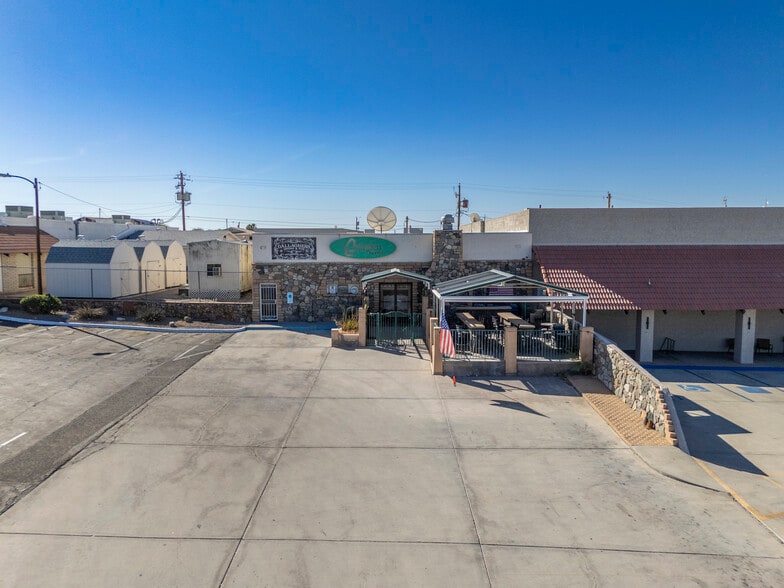 Primary Photo Of 3524 McCulloch Blvd N, Lake Havasu City Restaurant For Sale