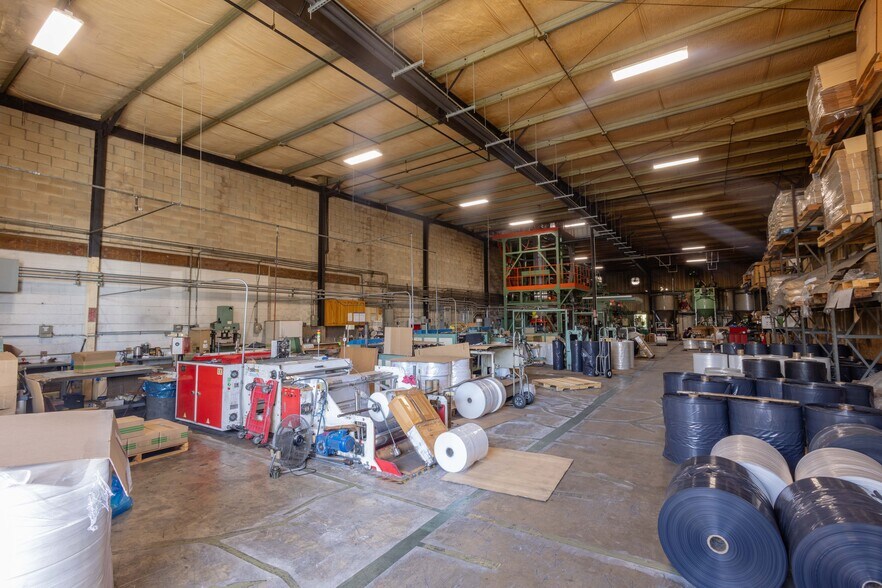 More Photos Of 99-1330 Koaha Pl, Aiea Warehouse For Sale