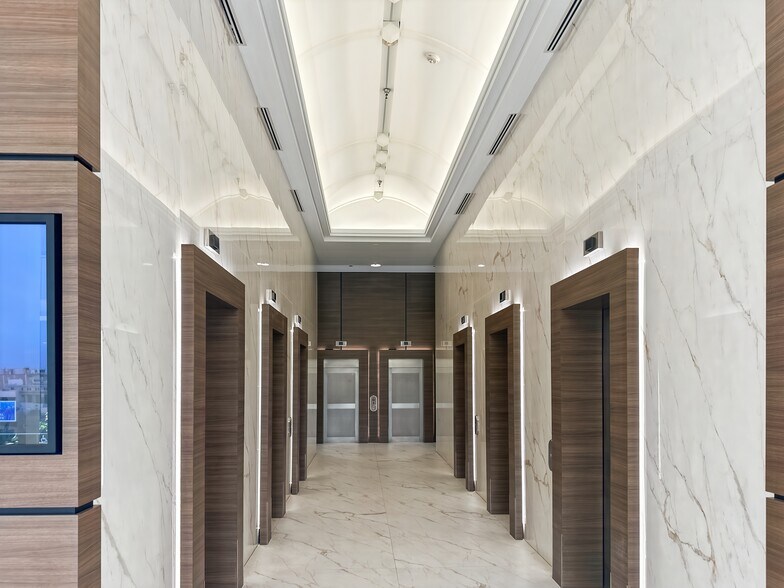 More Photos Of 111 N Orange Ave, Orlando Coworking Space