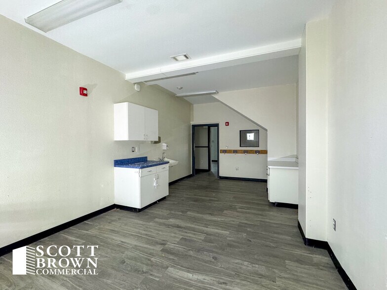 More Photos Of 3118 Los Colinas, Denton Office For Sale