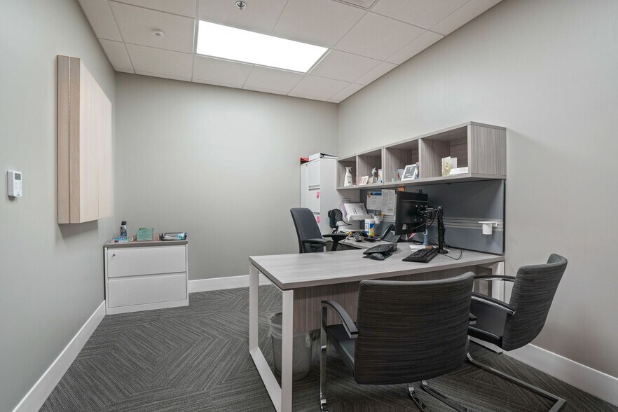 More Photos Of 201 Outerbelt St, Columbus Office For Sale