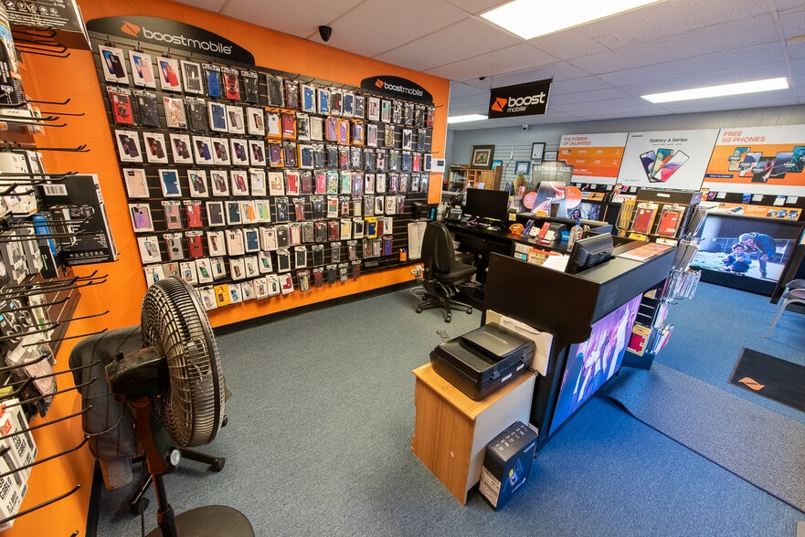 More Photos Of 1211 Lamar St, Sweetwater Flex For Sale