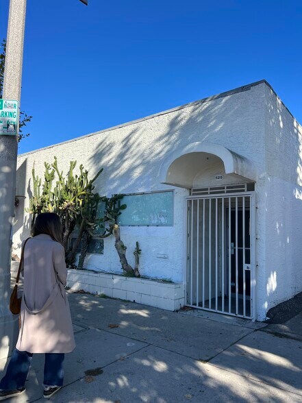More Photos Of 5215 York Blvd, Los Angeles Freestanding For Sale