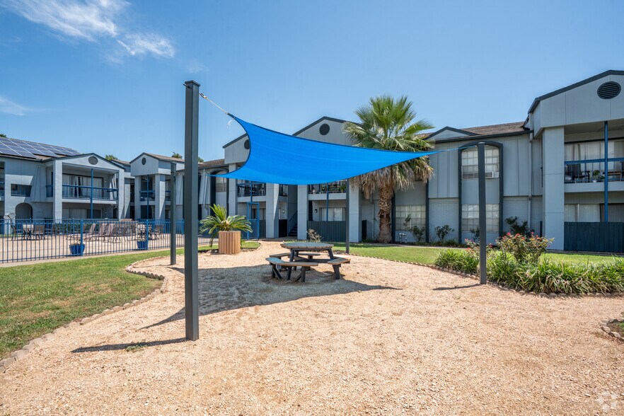 More Photos Of 3802 Nasa Rd, Seabrook Apartments For Sale