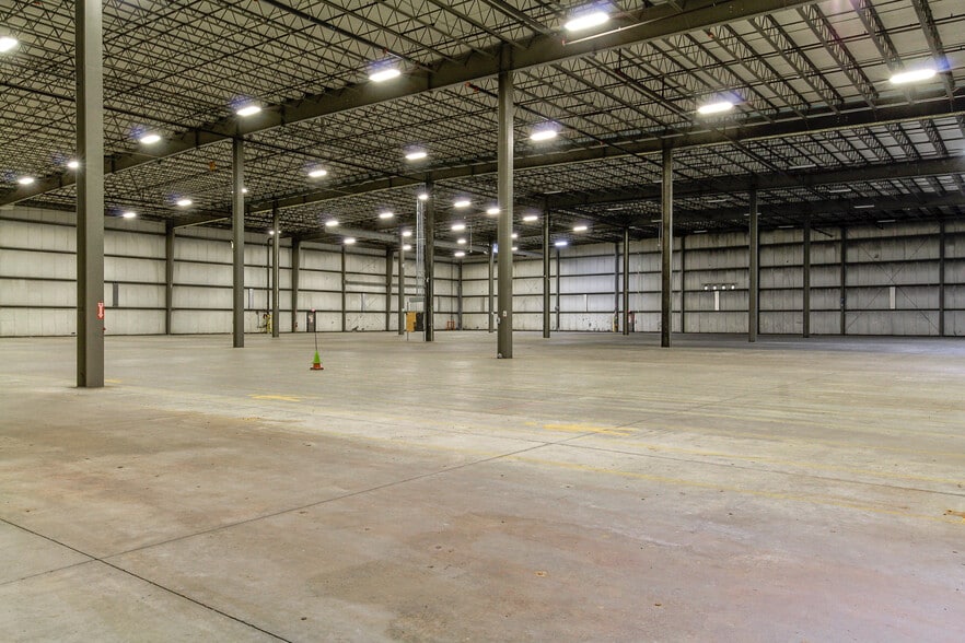 More Photos Of 765 Warren Ave, Portland Warehouse For Lease