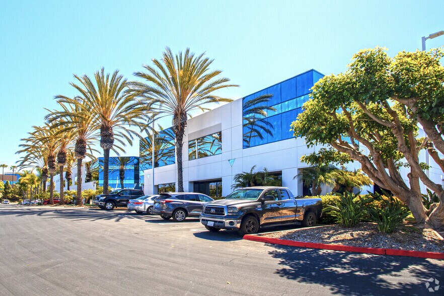 More Photos Of 5803 Newton Dr, Carlsbad Research And Development For Lease