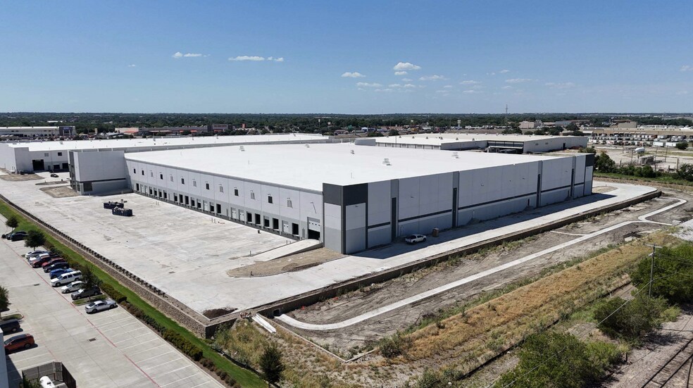 More Photos Of 7901 South Fwy, Fort Worth Unknown For Lease