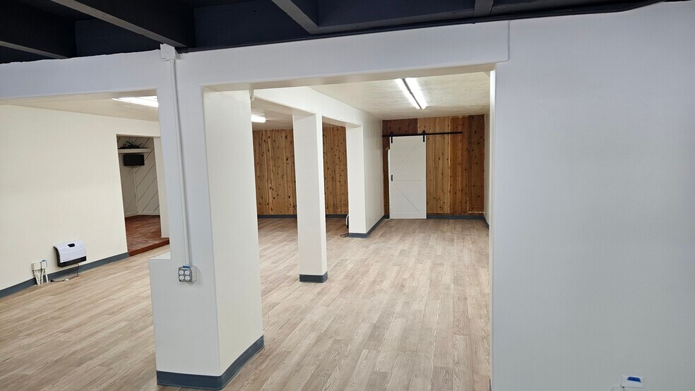 More Photos Of 21719 Donner Pass Rd, Soda Springs Storefront Retail Residential For Lease