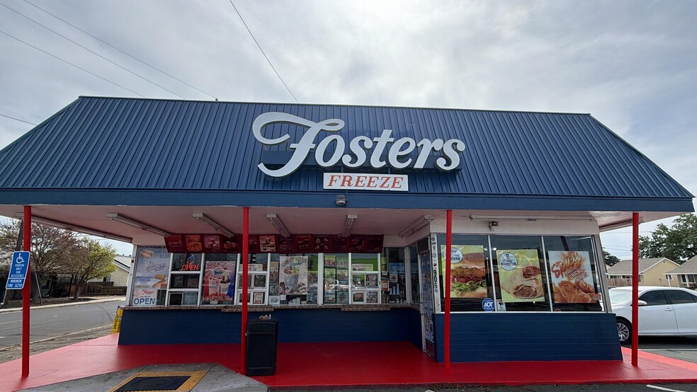 Primary Photo Of 906 W Yosemite Ave, Manteca General Retail For Sale