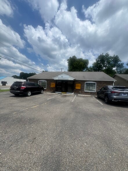 More Photos Of 3232 S Perkins Rd, Memphis Freestanding For Sale