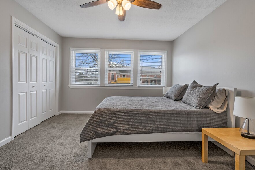 More Photos Of 1749 Hawthorne Ave, College Park Apartments For Sale
