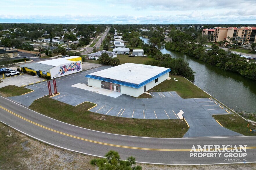 Primary Photo Of 3092 Tamiami Trl, Port Charlotte General Retail For Sale
