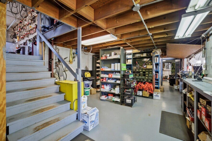 More Photos Of 9800 S Congress St, New Market Auto Repair For Sale