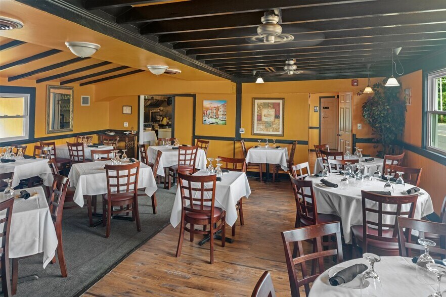 More Photos Of 1994, Jamison Freestanding For Sale