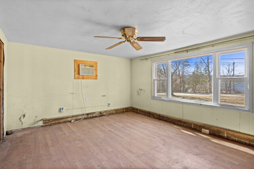 More Photos Of 7596 E State St, Central Lake Apartments For Sale