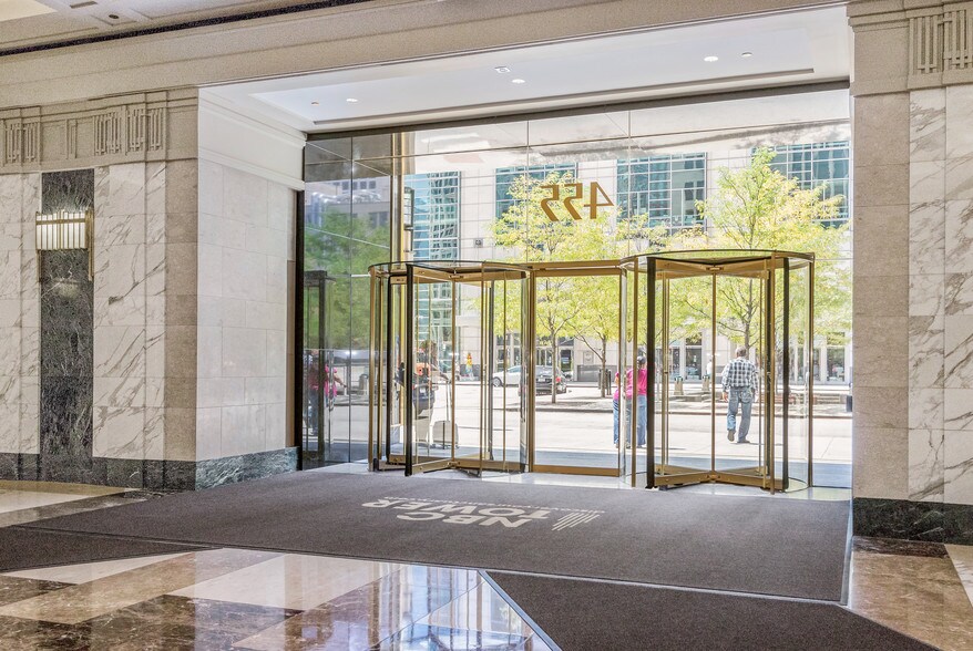 More Photos Of 455 N Cityfront Plaza Dr, Chicago Office For Lease