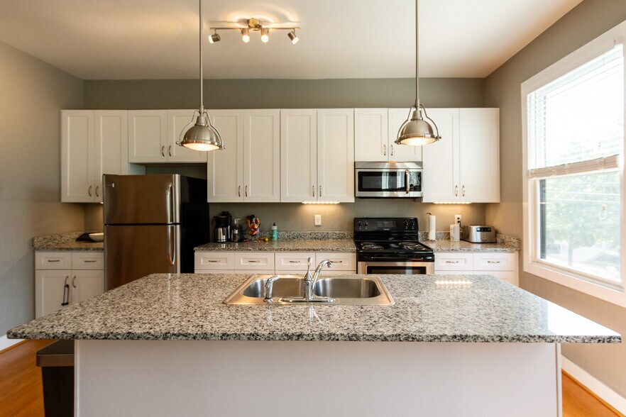 More Photos Of 2028 W Cary St, Richmond Apartments For Sale
