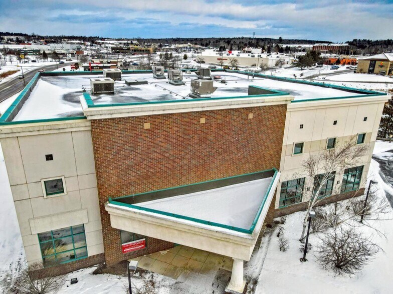 More Photos Of 116 Bangor Mall Blvd, Bangor Freestanding For Sale