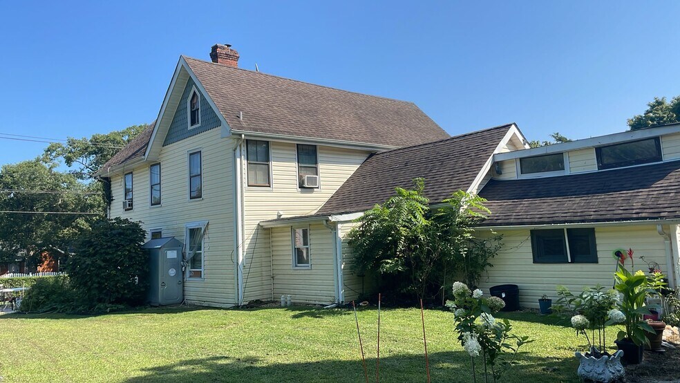More Photos Of 134 Ponquogue Ave, Hampton Bays Apartments For Sale