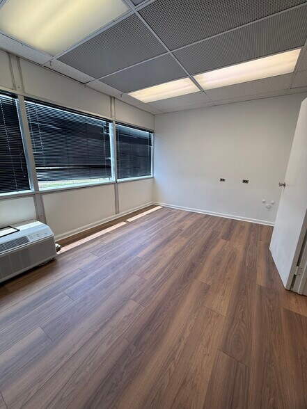 More Photos Of 4810 Beauregard St, Alexandria Office For Sale