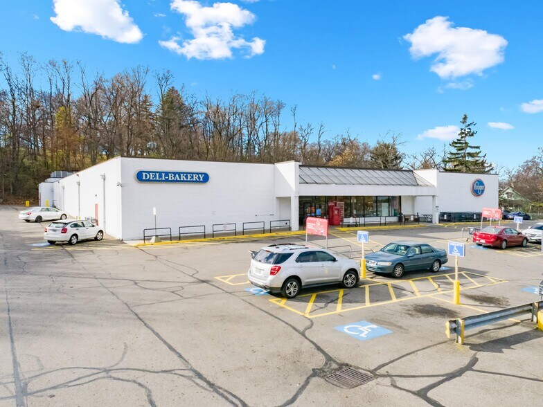 More Photos Of 1555 Wayne Ave, Dayton Supermarket For Sale