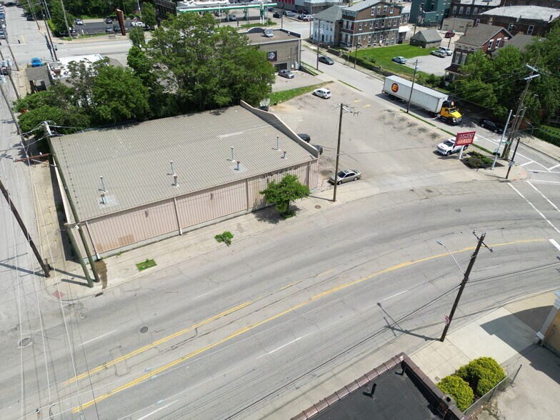 More Photos Of 2955 Burlington Pl, Cincinnati Freestanding For Lease