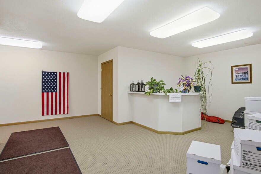 More Photos Of 8007 Industrial Park Ln, Atchison Industrial For Sale