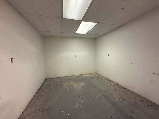 More Photos Of 1600 S Main St, Mcalester Industrial For Lease