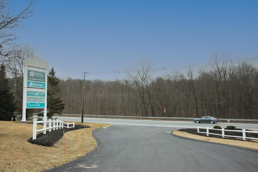 More Photos Of 307 Grafton St, Shrewsbury Office For Lease