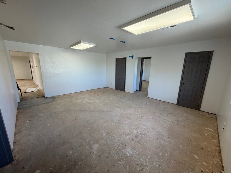 More Photos Of 819 SW 19th St, Oklahoma City General Retail For Lease