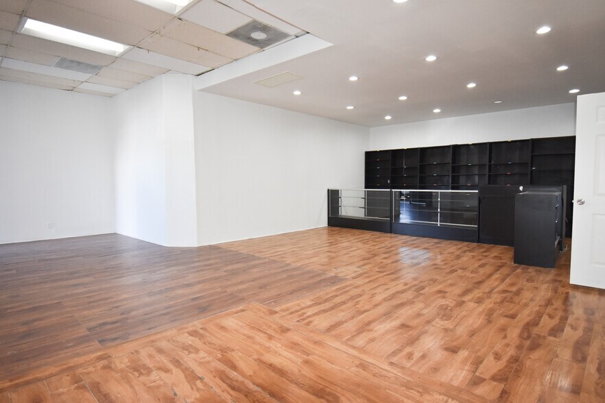 More Photos Of 11142 Burbank Blvd, North Hollywood Freestanding For Lease