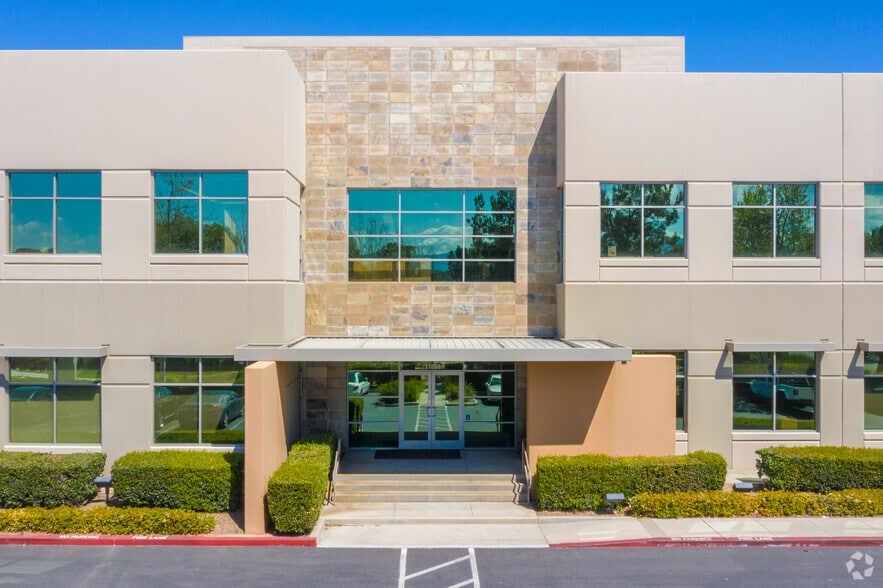 More Photos Of 11801 Pierce St, Riverside Office For Lease