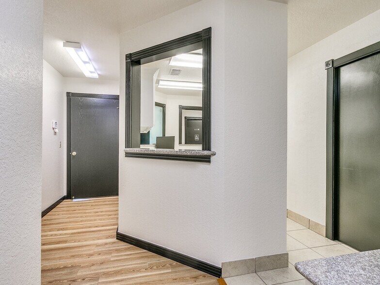 More Photos Of 2124 S Shadowlake, Oklahoma City Medical For Lease