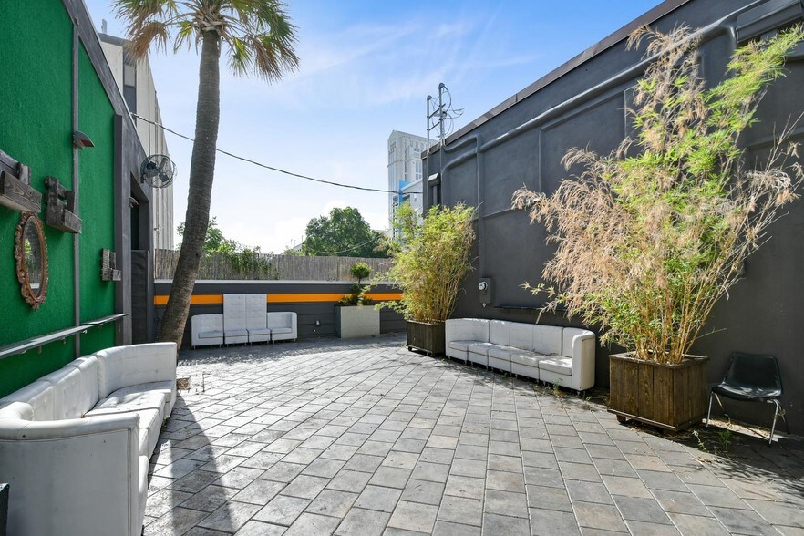 More Photos Of 47 W Amelia St, Orlando Bar For Sale