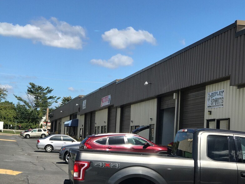 More Photos Of 15201-15277 Display Ct, Rockville Warehouse For Lease