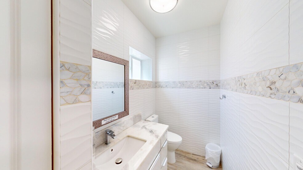 More Photos Of 524 Mokauea St, Honolulu Warehouse For Lease