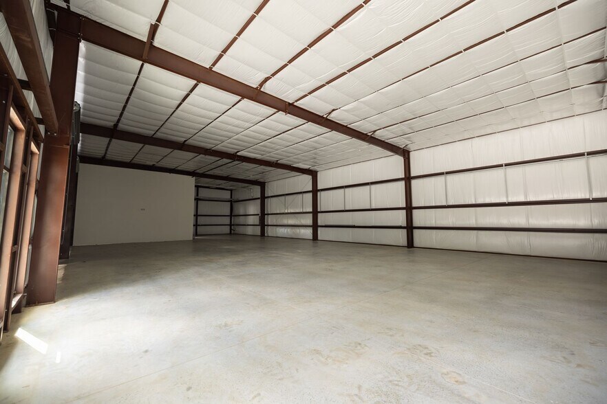 More Photos Of 3513 N Loop 336 W, Conroe Flex For Sale