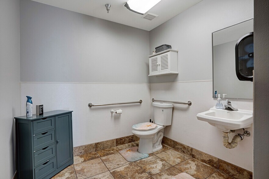 More Photos Of 41551 Date St, Murrieta Light Manufacturing For Sale