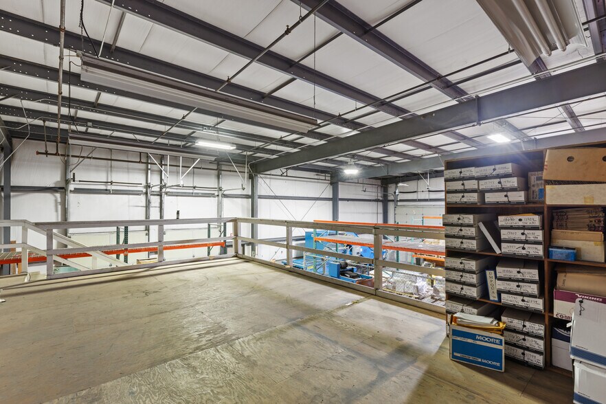 More Photos Of 345 NE Winchester St, Roseburg Light Manufacturing For Lease