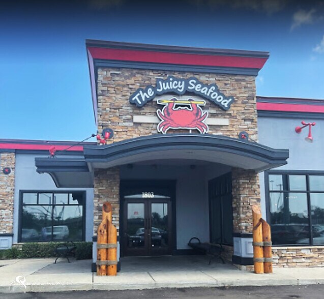 More Photos Of 1803 Pike Point Pl, Mccomb Restaurant For Sale