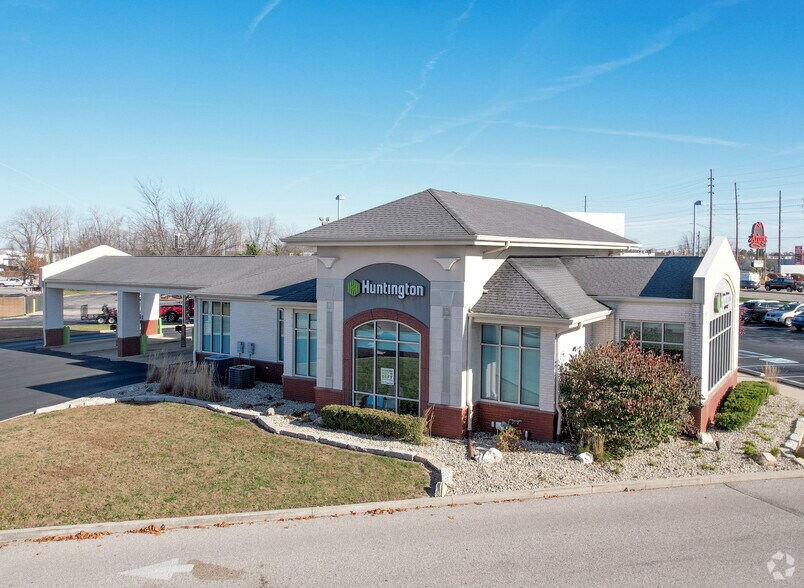 More Photos Of 5640 W 86th St, Indianapolis Bank For Lease