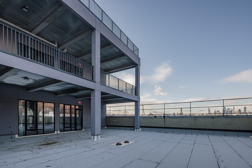 More Photos Of 57 N 9th St, Brooklyn Storefront For Sale