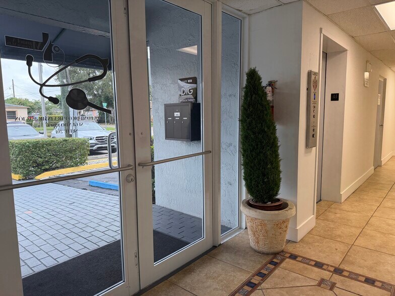 More Photos Of 600 NW 35th Ave, Miami Medical For Lease