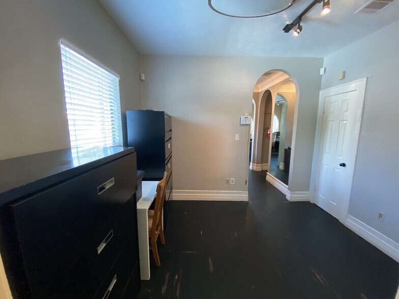More Photos Of 1635 Richmond Ave, Houston Office Residential For Sale