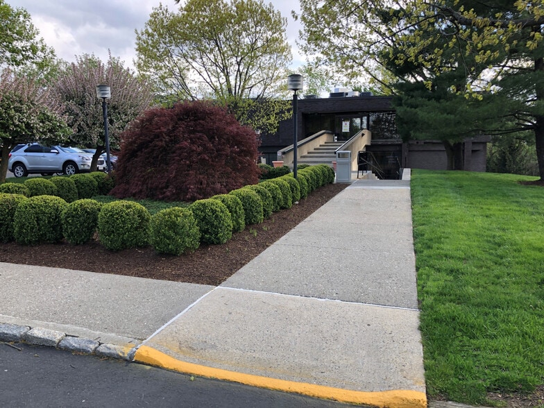 Primary Photo Of 503 Grasslands Rd, Valhalla Office For Lease