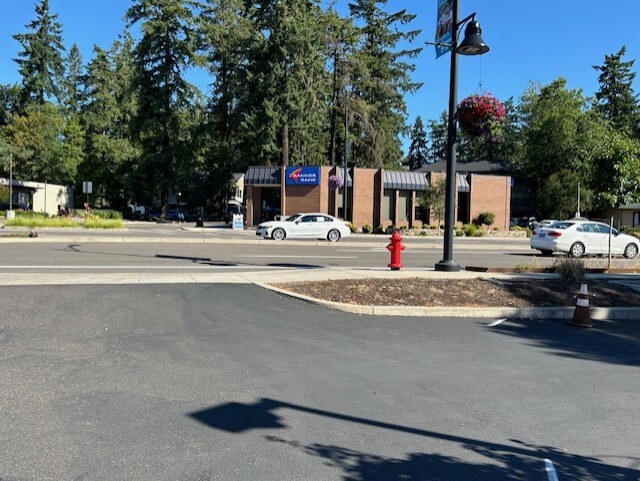 More Photos Of 16000-16118 Boones Ferry Rd, Lake Oswego Restaurant For Sale