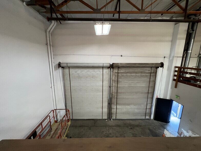 More Photos Of 15650 El Prado Rd, Chino Warehouse For Lease