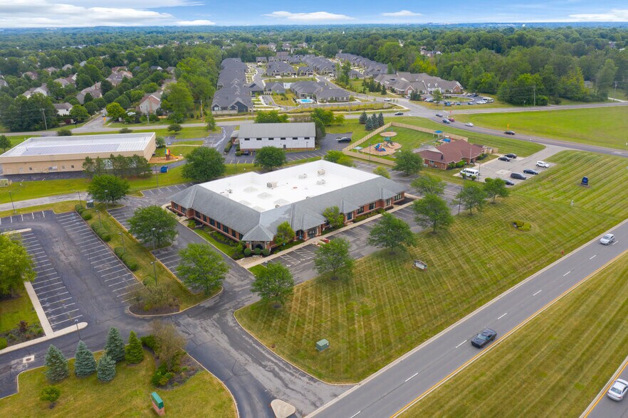 More Photos Of 10567 Sawmill Pky, Powell Office For Lease