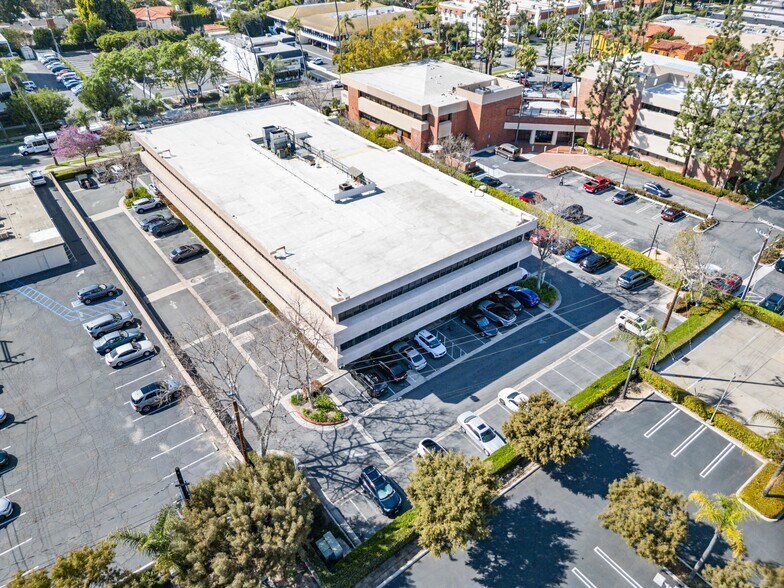 More Photos Of 2107 N Broadway, Santa Ana Loft Creative Space For Sale